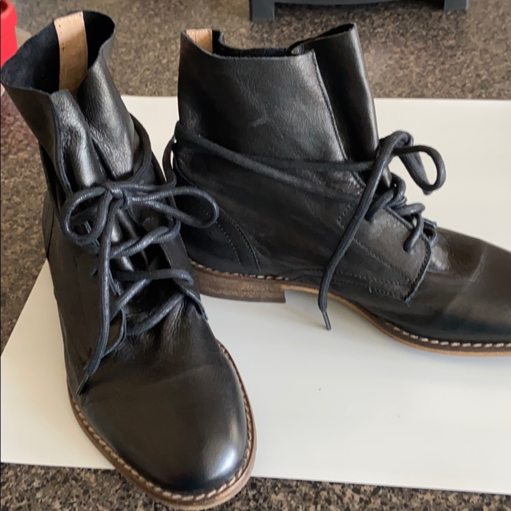 NWOT beautiful, glove-leather booties from Spain!